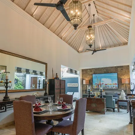 Mosan House: Art-Filled Gem Near Beach & Seminyak Square