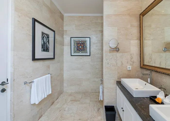 Villa Mosan House: Art-filled Gem Near & Square Seminyak (Bali)